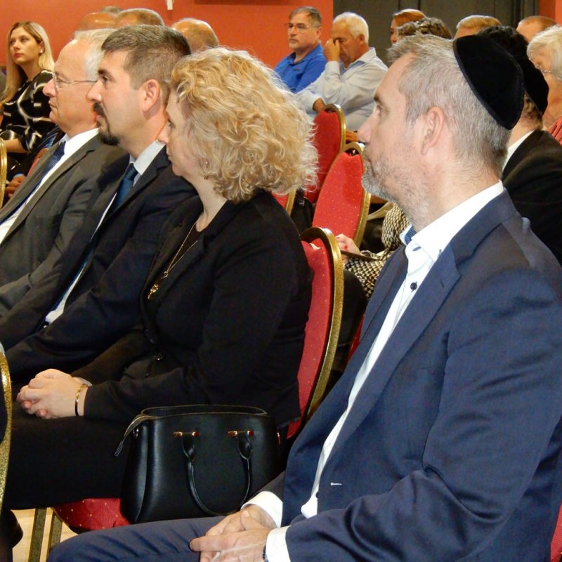 Átadták a felújított zsinagógát 32